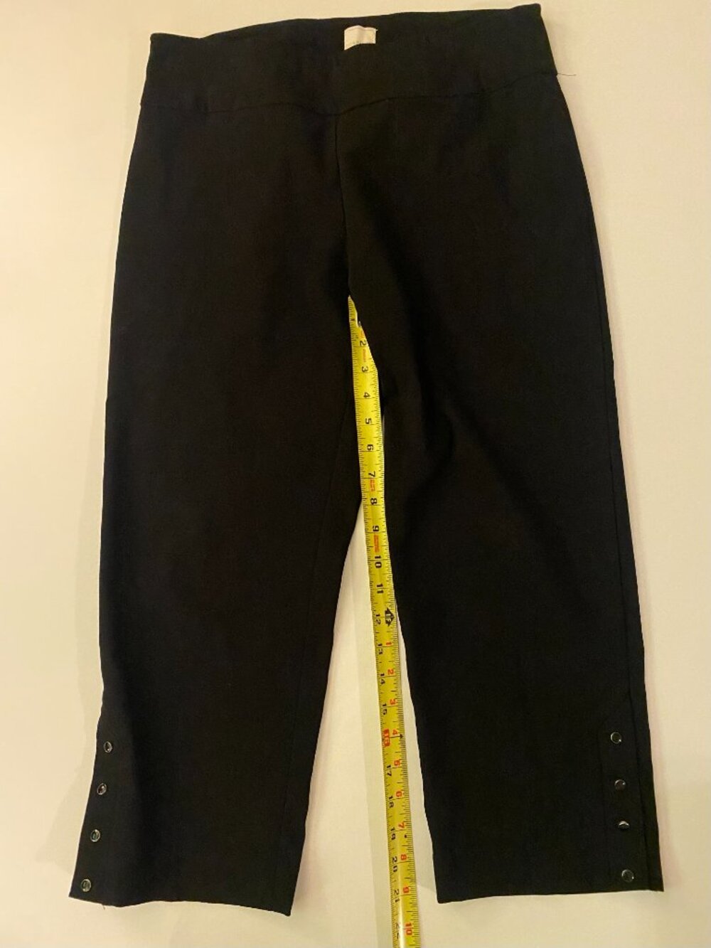 Womens Zac & Rachel Black Stretch Capri Cropped Pants with Button Hem - Med